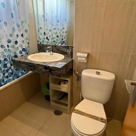 Apartamento A Pie De Playa Con Terraza Y Piscinas