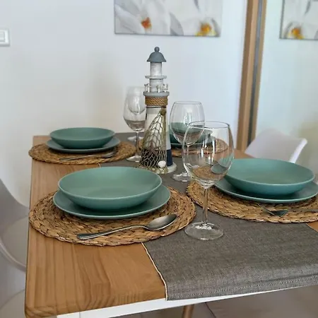 Apartment Apartamento A Pie De Playa Con Terraza Y Piscinas *