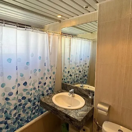 Apartamento A Pie De Playa Con Terraza Y Piscinas Apartment